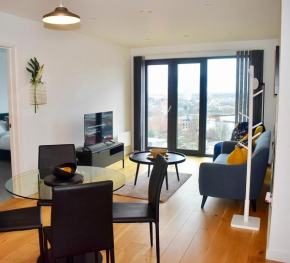 2 bedroom Luxury Penthouse Birmingham City Centre! Free parking On Site